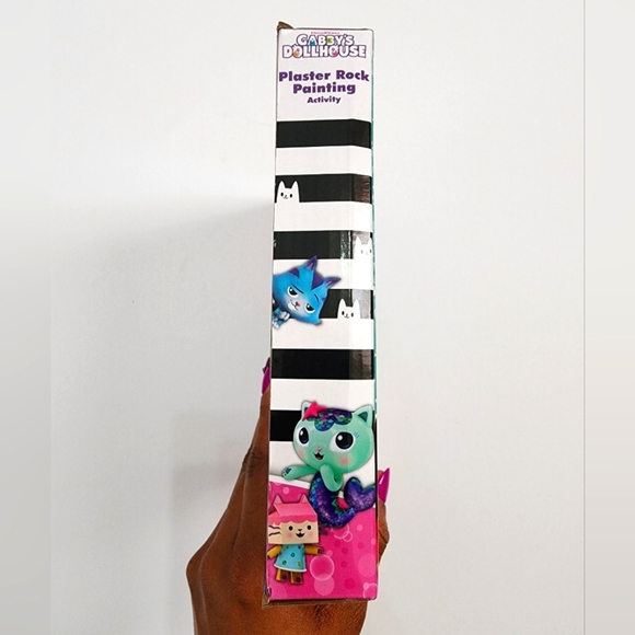 NWT, Gabby's Dollhouse Plaster Rock Painting Activity, Age 3+ Mold & Paint Set - Picture 4 of 11